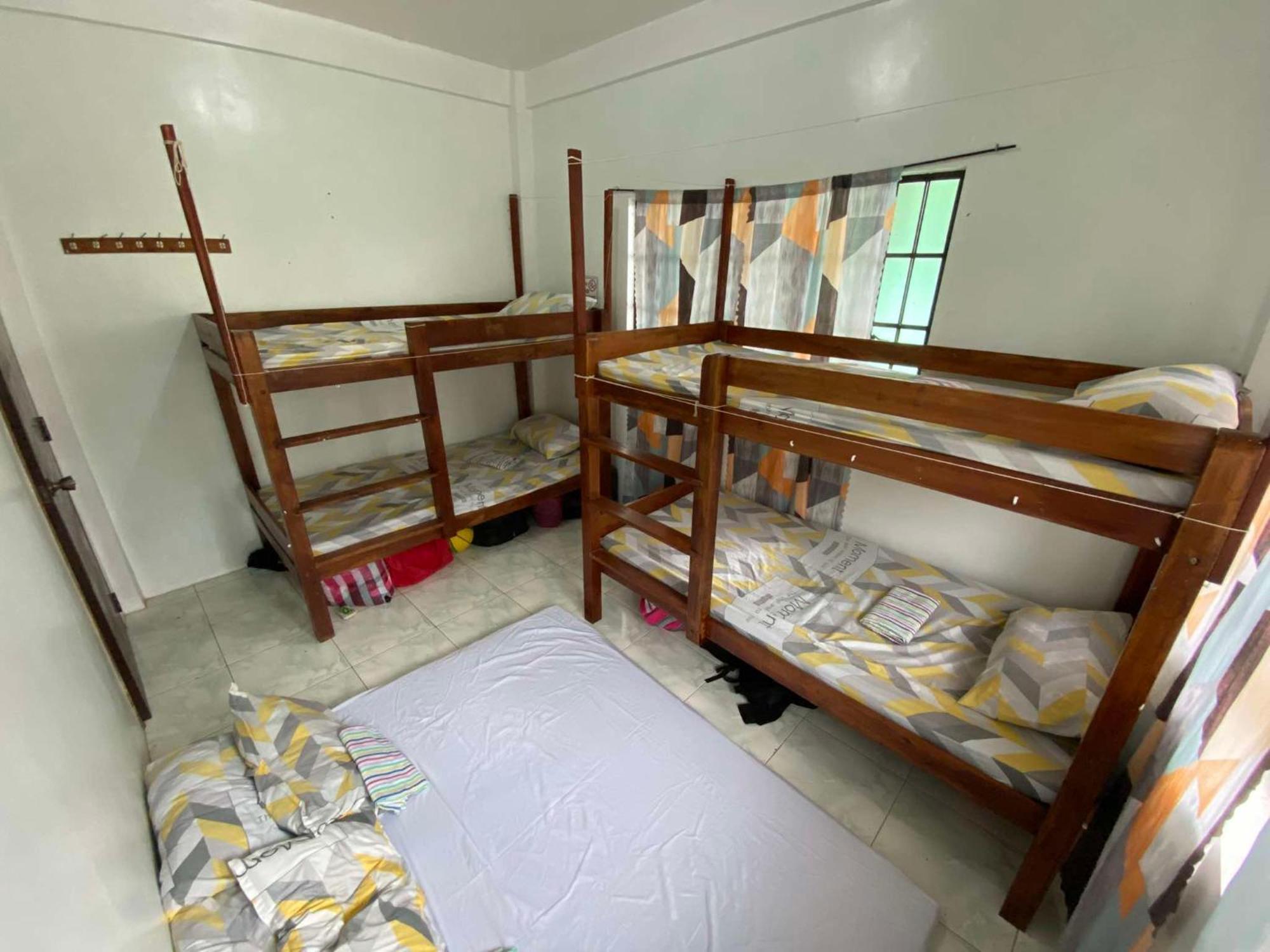 Estrelle Orange House - Backpackers Hub Apartamento Puerto Princesa Exterior foto